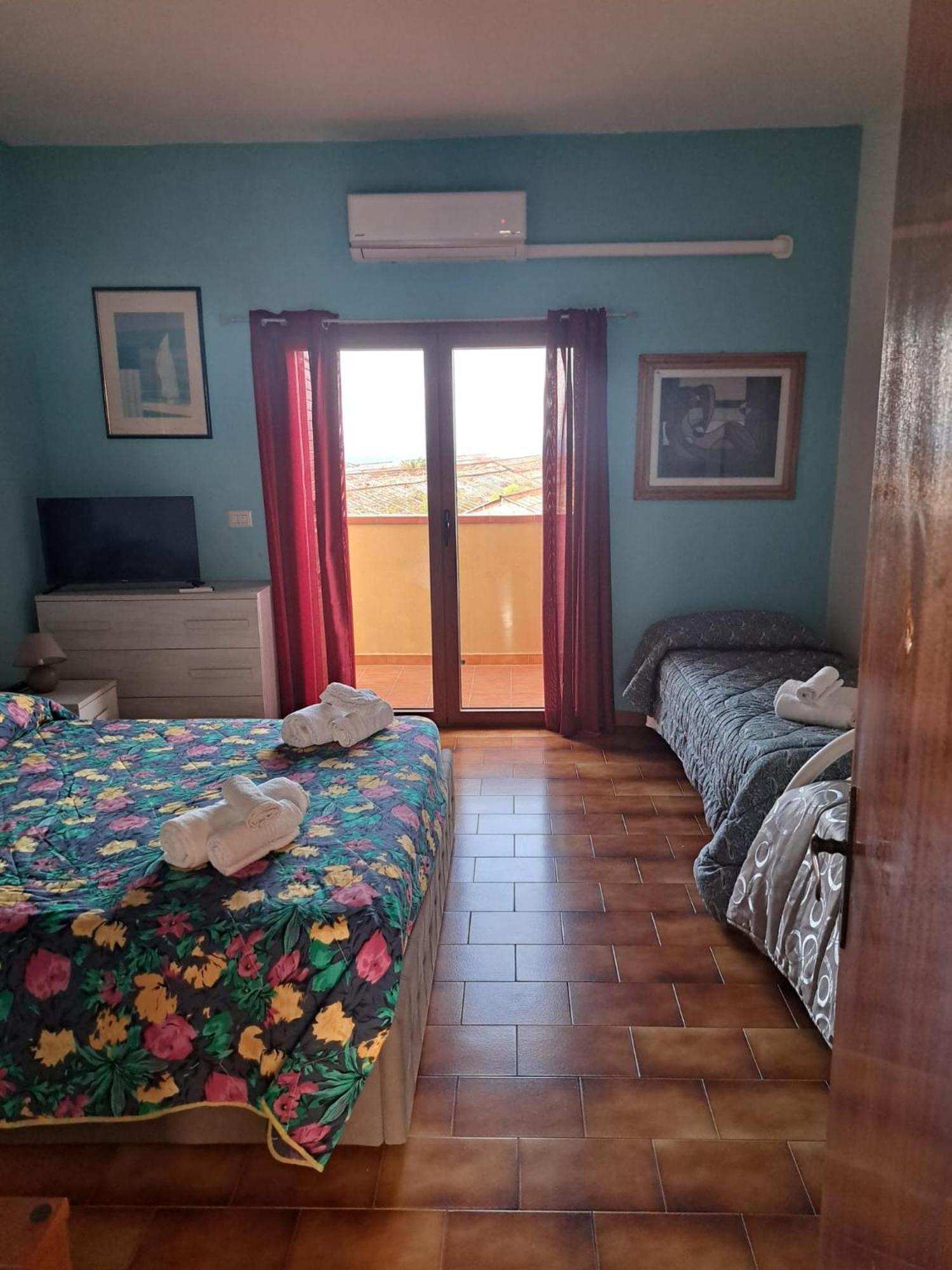 Gli Appartamenti Degli Dei Milazzo Exterior photo